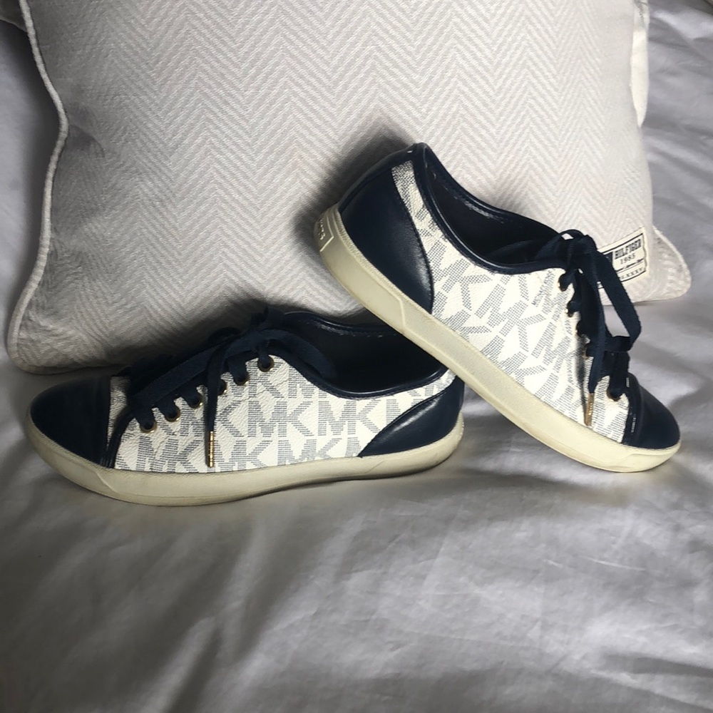 Womens shoes